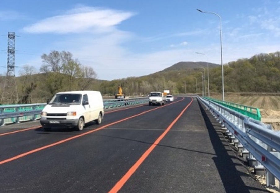 Запущено движение по новому автомобильному мосту через реку Джубга в Краснодарском крае