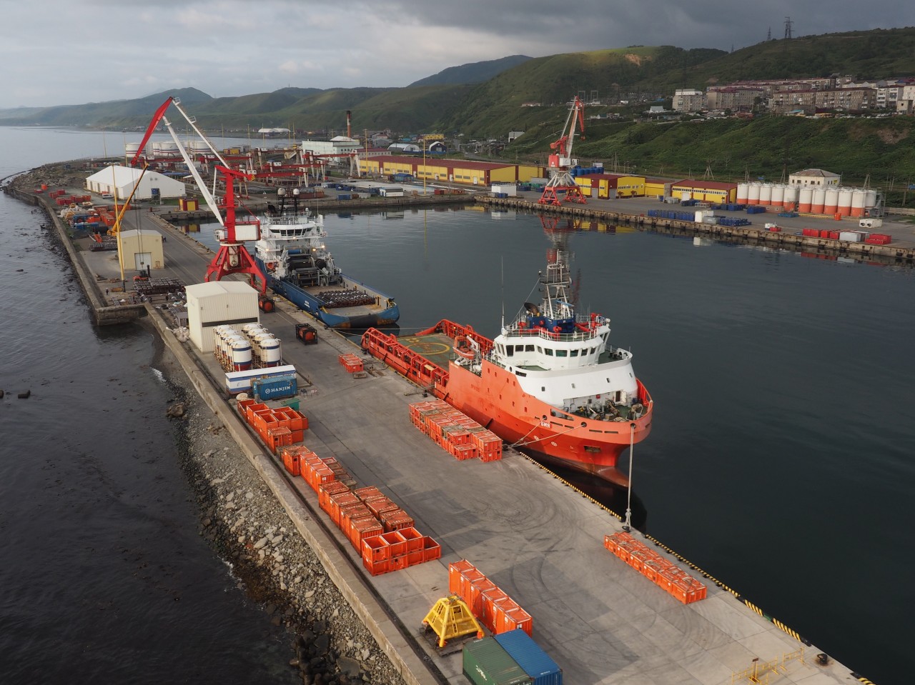 Тарифы в портах Холмска и Корсакова будут регулировать местные власти
