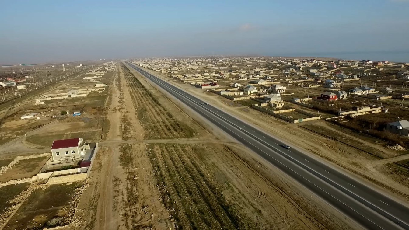 Новую дорогу от Баку к границе с Россией откроют в 2021 году