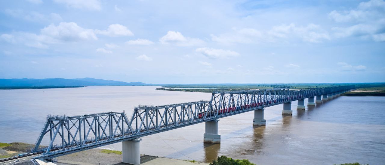 Россия отправила первые контейнеры по мосту «Нижнеленинское-Тунцзян»