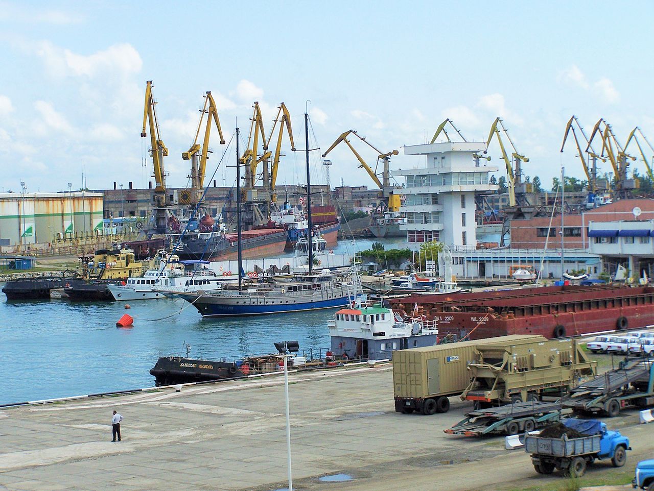 Армения может начать регулярные паромные перевозки через порт Поти