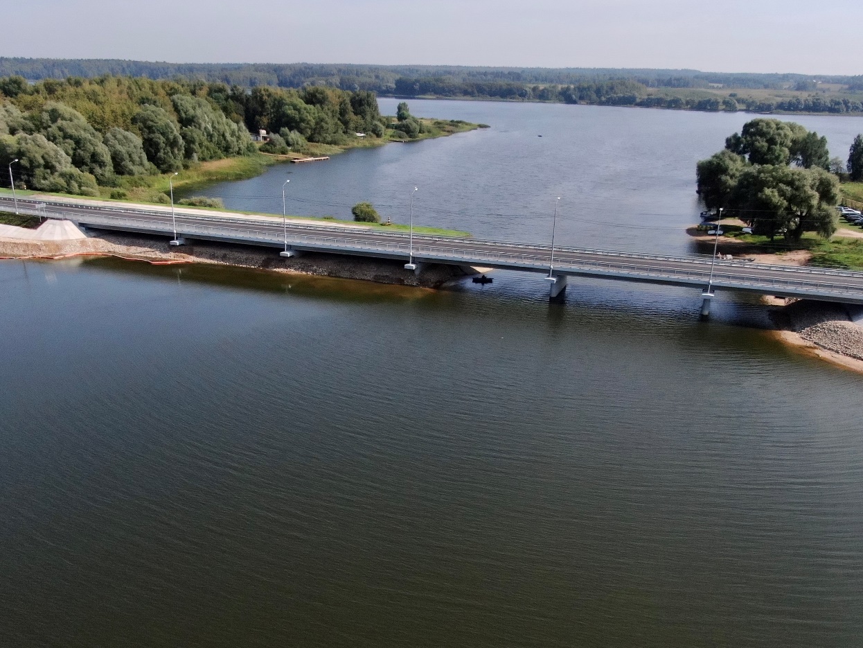 На трассе А-108 в Подмосковье построили новый мост через реку Вейну