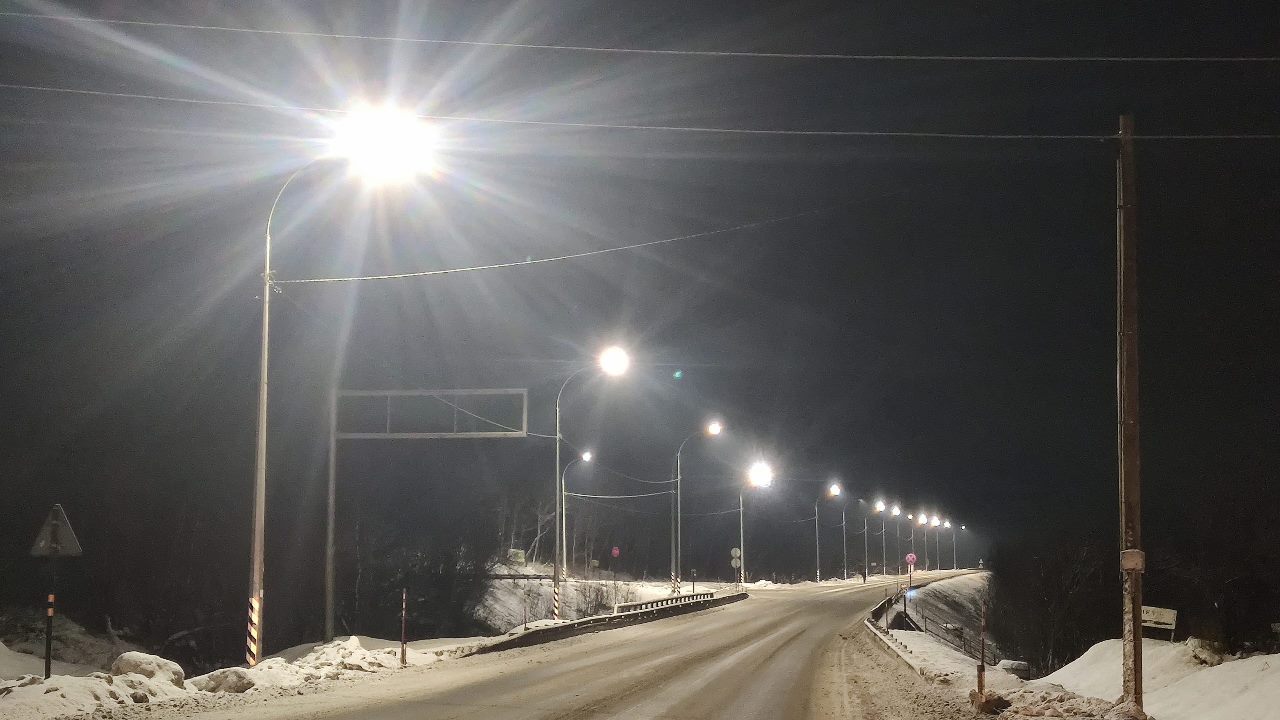 На федеральных трассах Мурманской области установили 7 км линий освещения