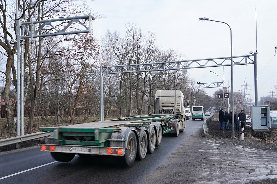 К концу этого года на региональных дорогах России заработают 90 новых пунктов весового контроля К концу этого года на региональных дорогах России заработают 90 новых пунктов весового контроля