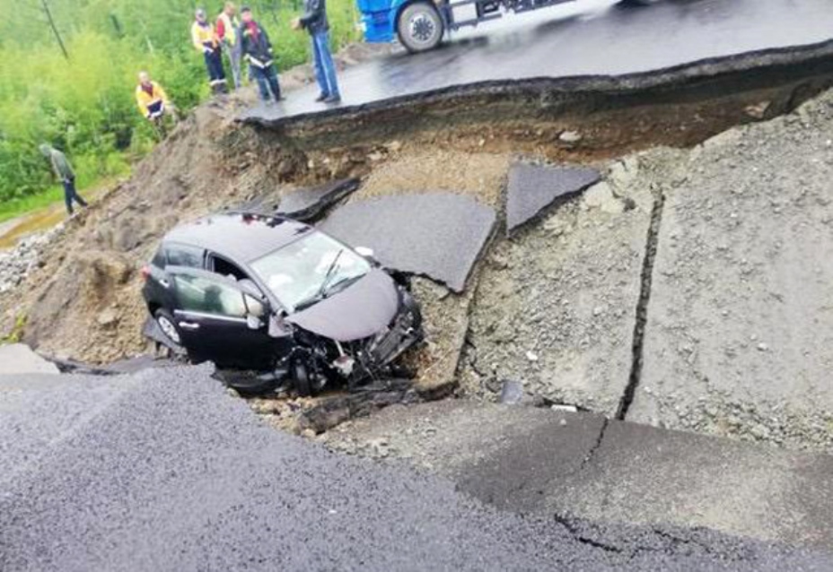 Паводок в Амурской области нарушил сообщение на пяти участках автомобильных дорог