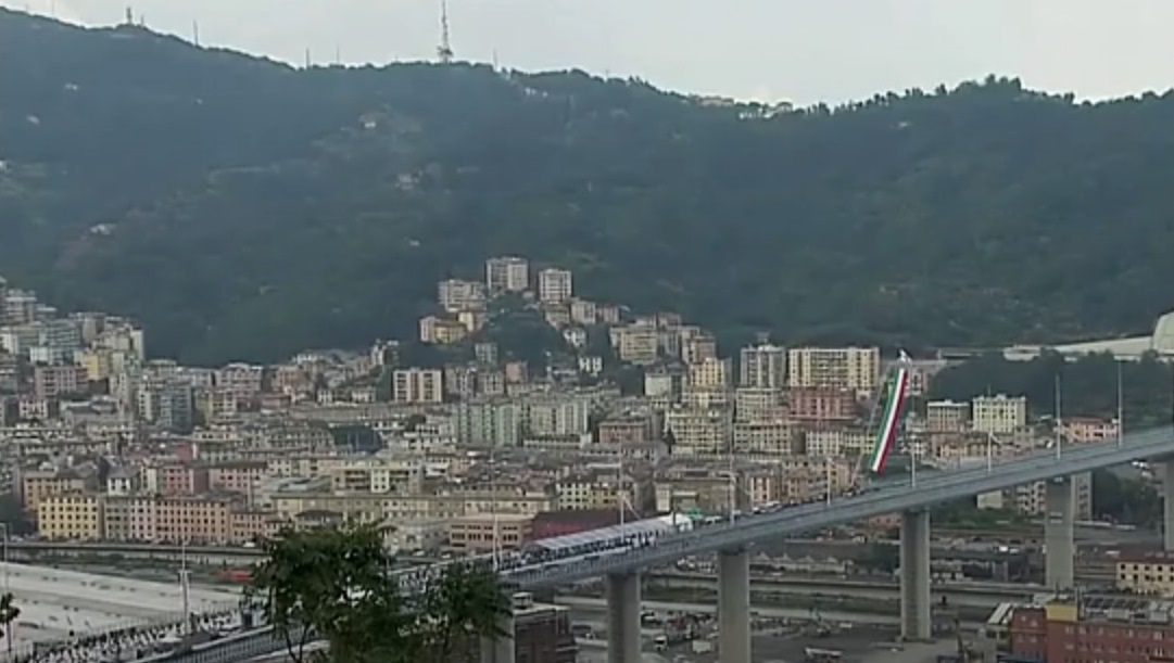 В Генуе открыли новый мост на месте обрушившегося в 2018 году