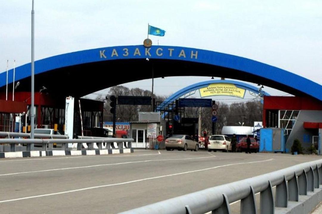 С 1 ноября Казахстан запускает электронную очередь на границе с Россией