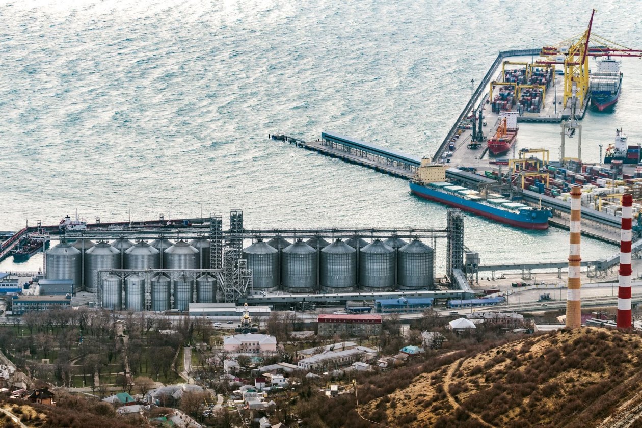 В порту Новороссийска открыли грузопассажирский пункт пропуска