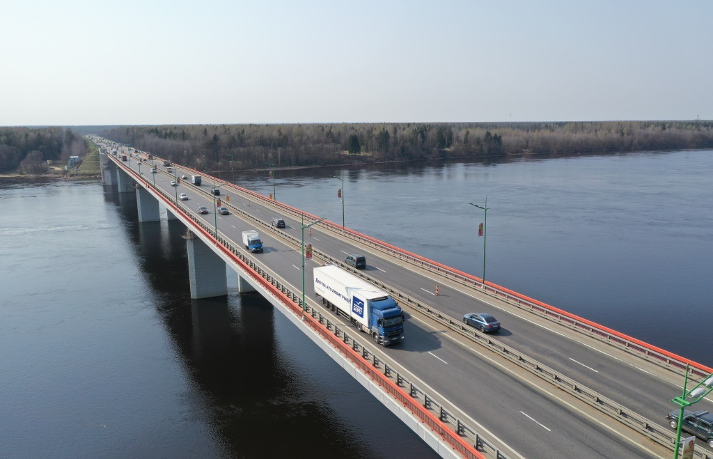 Движение на Ладожском мосту будет ограничено до 11 октября