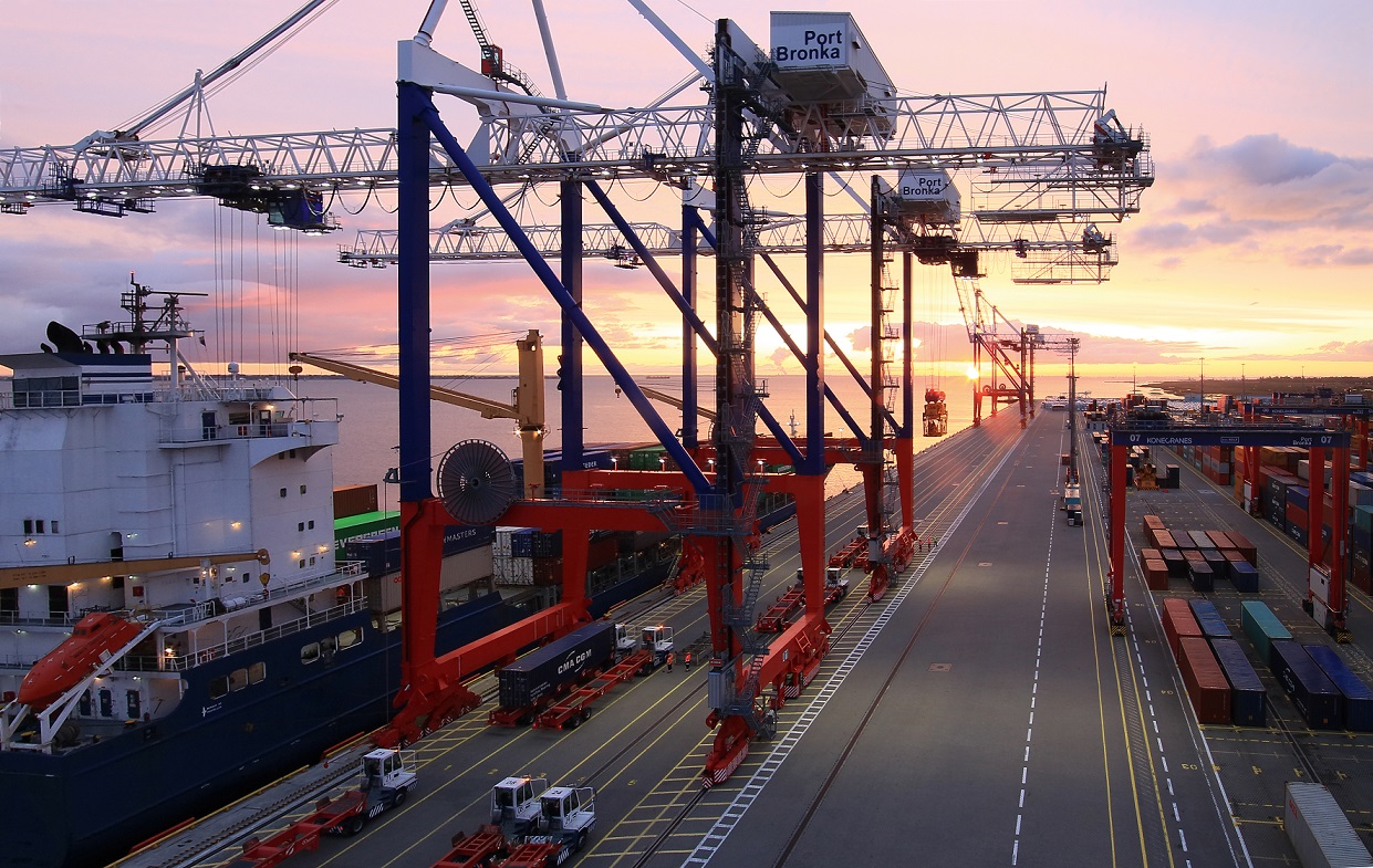 Из Санкт-Петербурга планируют запустить контейнерные линии в Южную Америку