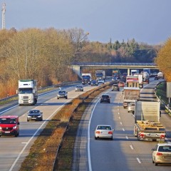 Следует ли вводить запрет против грузовиков из ЕС?