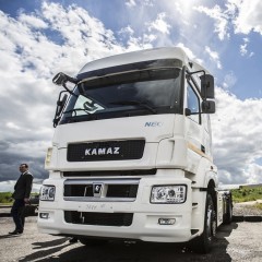 «КамАЗ» выпустил первые грузовики на сжиженном природном газе с двумя криогенными баками