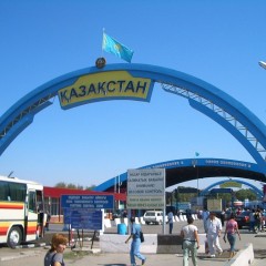 Казахстан внедряет электронную очередь в пунктах пропуска через границу