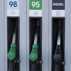 Цены на бензин на оптовом рынке России упали ниже себестоимости