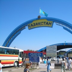 В Казахстане задерживают российские грузовики после перецепки в Беларуси