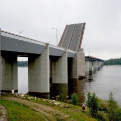 Ладожский мост на трассе Р-21 «Кола» разведут утром 27 октября