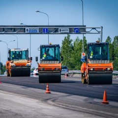 Регионам дополнительно выделят 100 млрд. рублей на ремонт дорог
