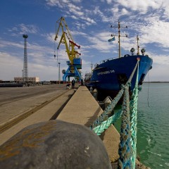 В Казахстане на базе порта Актау создадут контейнерный хаб